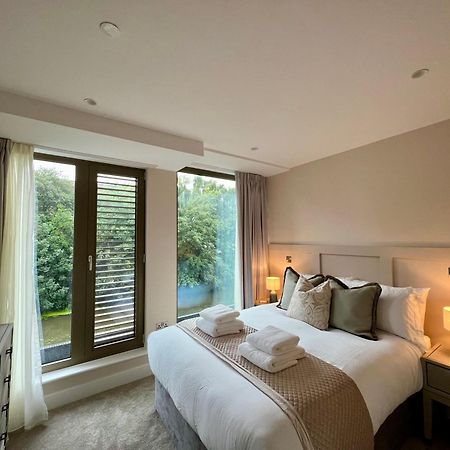 شقة The Noir Blanc Retreat At Ryedale House يورك المظهر الخارجي الصورة