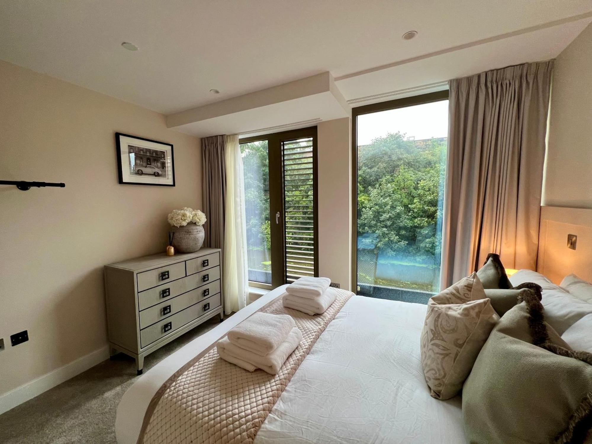 شقة The Noir Blanc Retreat At Ryedale House يورك المظهر الخارجي الصورة