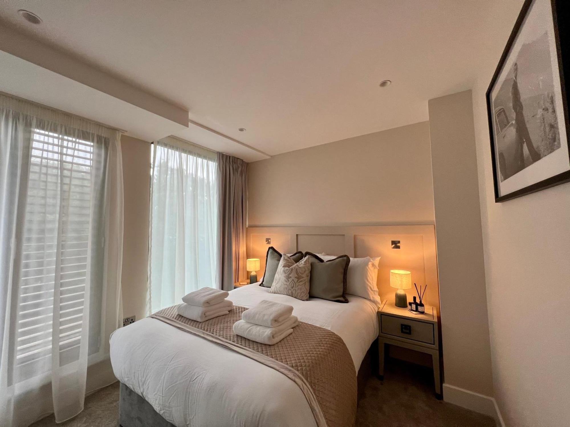 شقة The Noir Blanc Retreat At Ryedale House يورك المظهر الخارجي الصورة